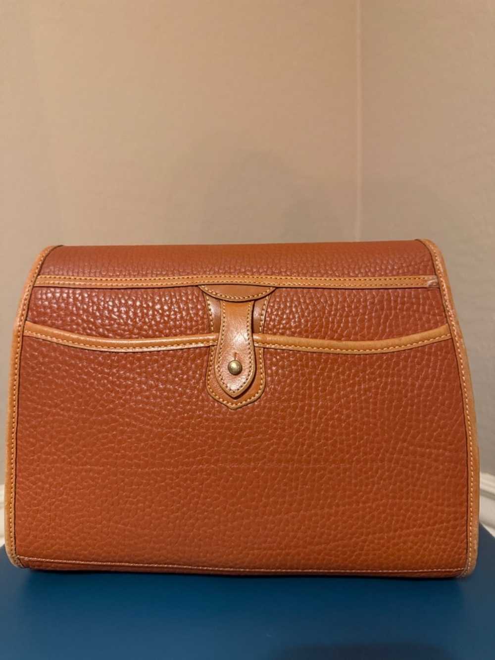 Dooney & Bourke 80’s Vintage Essex Shoulder Bag Saddle Tan All Weather Leather - Picture 2 of 16